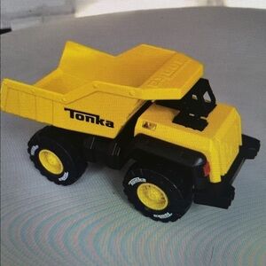 Tonka Classic Yellow Dump Truck